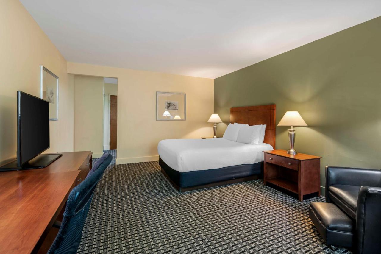 Best Western Plus Brunswick Bath Bagian luar foto